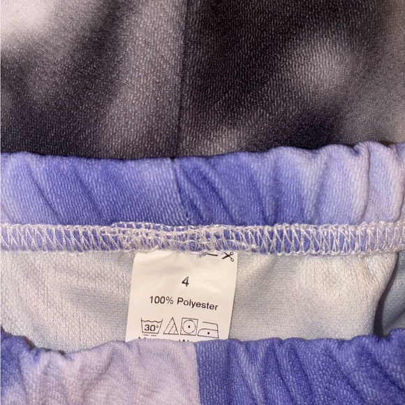 Toddler Girl Bundle: Floral and Starry Tulle Dresses - Picture 9 of 12